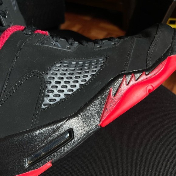 AIR JORDAN 5 RETRO LOW ALTERNATE 90 BLACK RED AUTHENTIC STREETWEAR SNEAKERS 6.5Y - Picture 3 of 8
